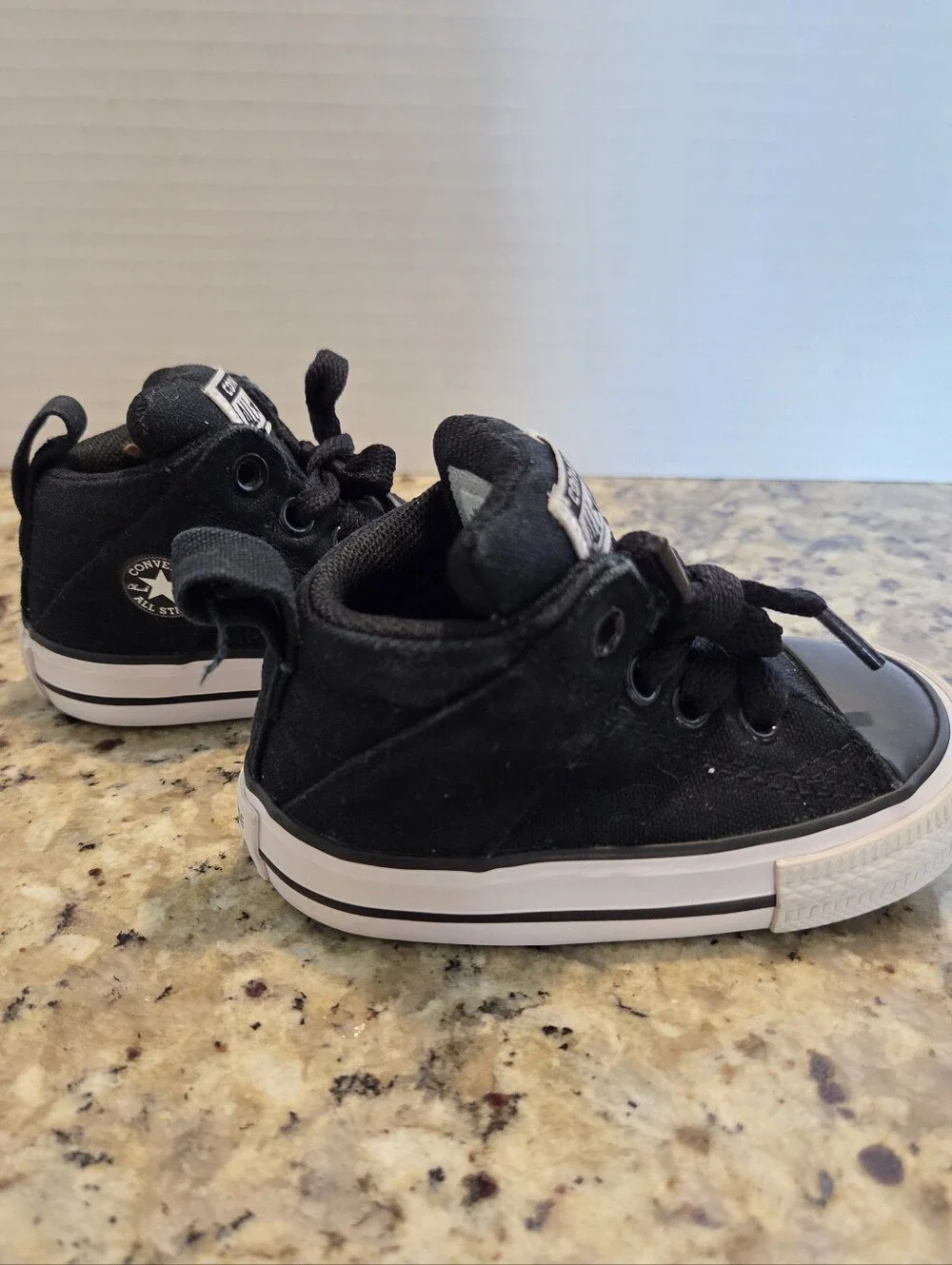 Converse Chuck Taylor All Star Axel Mid Black Infant Shoes 742849F Size 4 Infant
